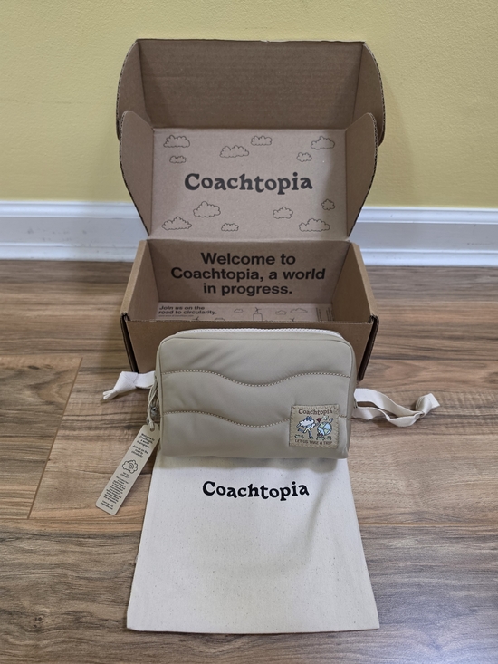 Coach Accessories - New Coachtopia Loop Pouch